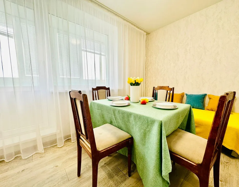 Уютная 2-комнатная квартира с балконом в центре города