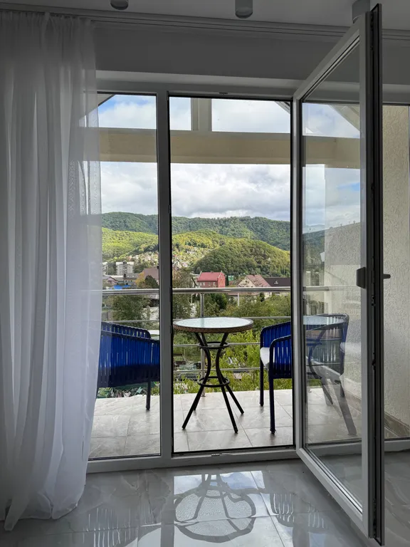 Новый дом с подогреваемым бассейном