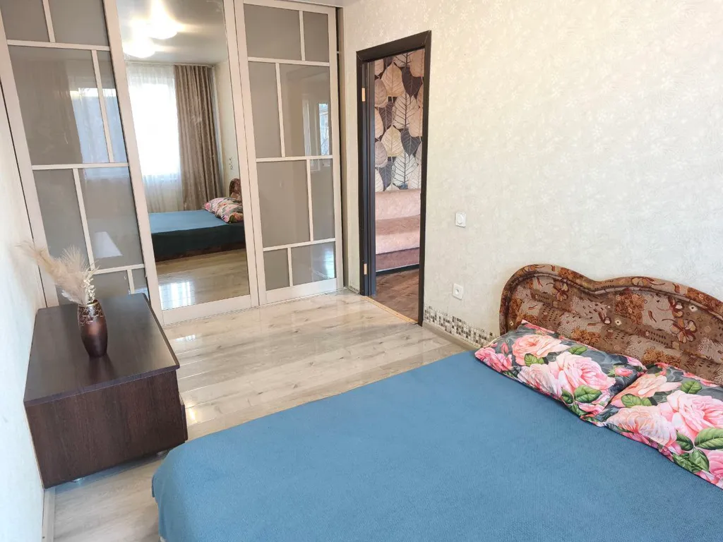 Двухкомнатная квартира в районе предмостной площади