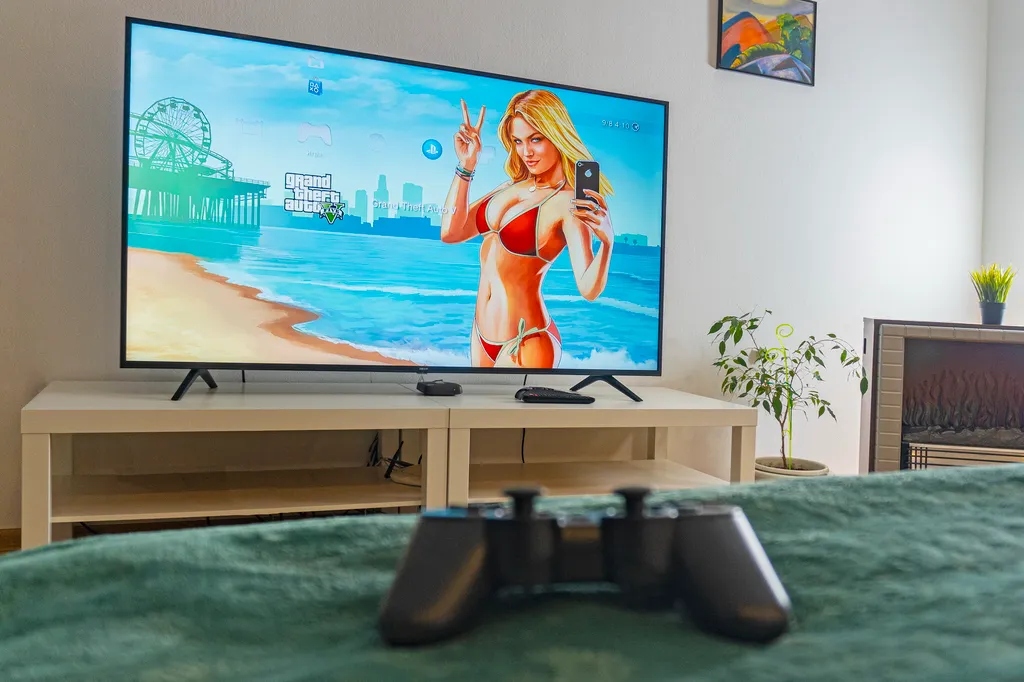 Элитная квартира с огромной плазмой и Sony PlayStation