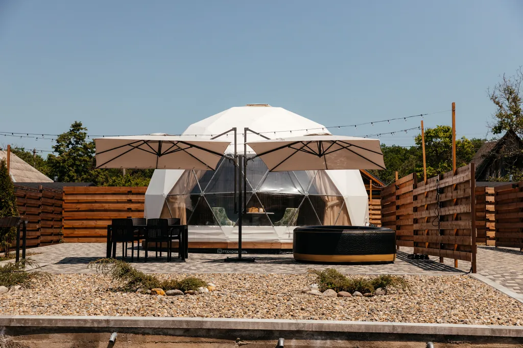 Сфера с горячим бассейном 2