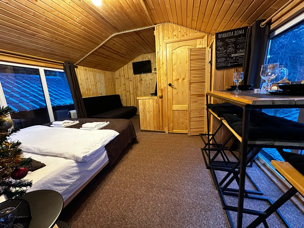 Коттедж Уютный домик с панорамными окнами с видом на лес — Архыз