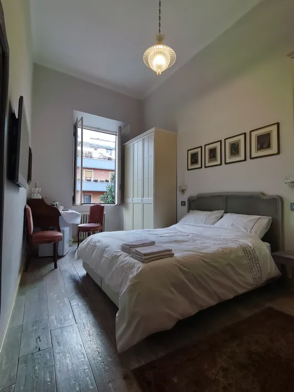 Комната с личной ванной в центре около Ватикана и площади Дель Пополо