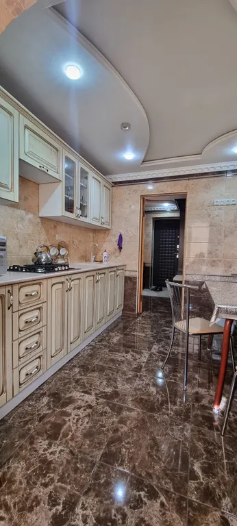 Уютная квартира в центре города с видом на горы