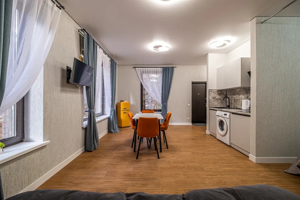 Студия с дизайнерским ремонтом