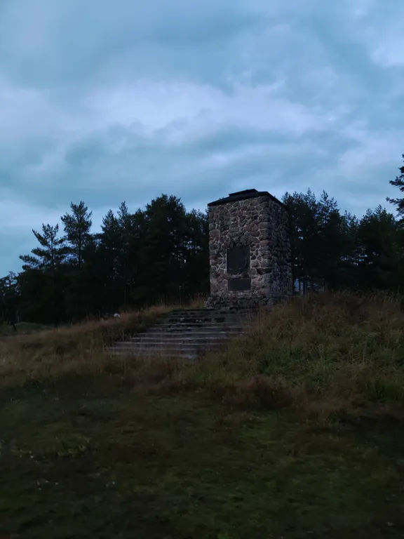 Загородный дом у озера