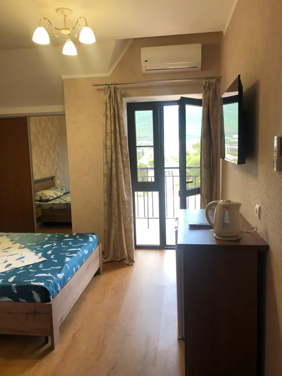 Квартира Квартира Двухместный стандарт с балконом с видом на горы и море — Геленджик