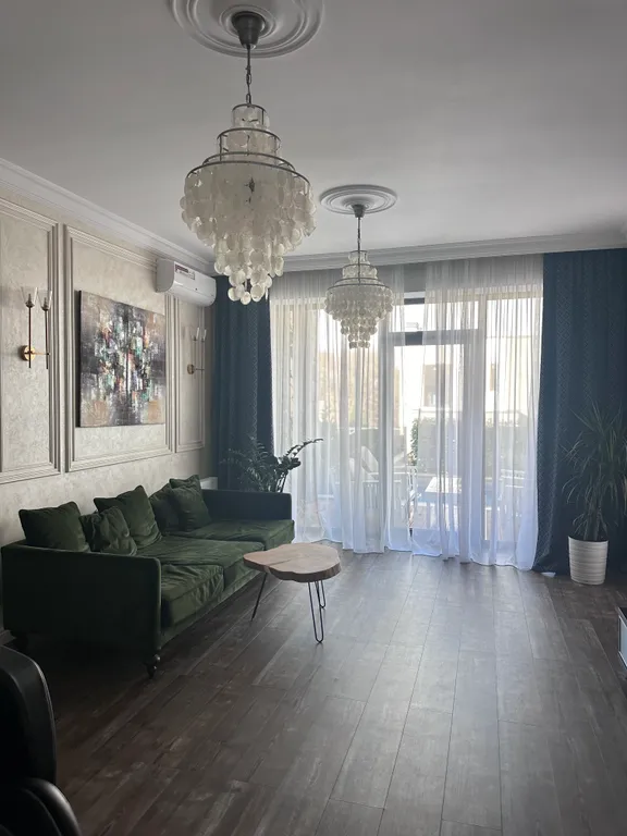 Вилла с бассейном среди виноградников Балаклавы