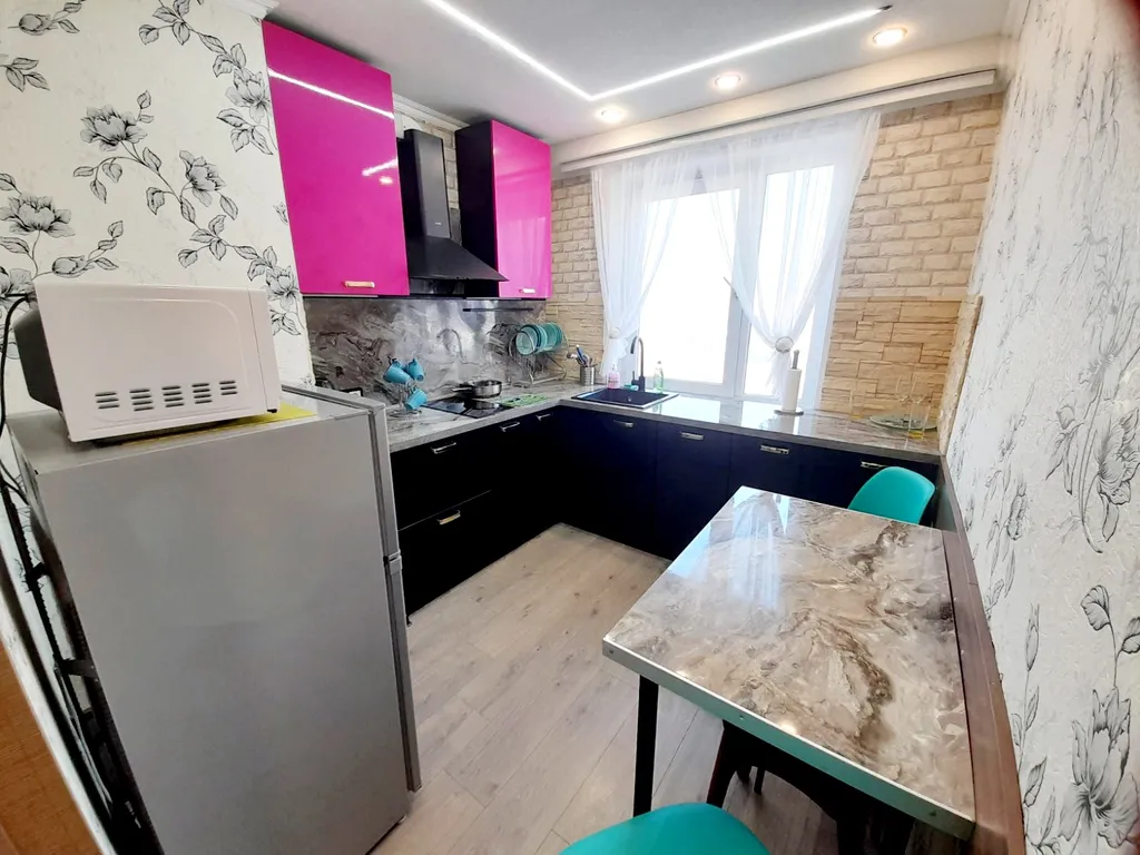 3-х комнатная квартира с хорошим ремонтом, Октябрьский район — аренда посуточно в Мурманск