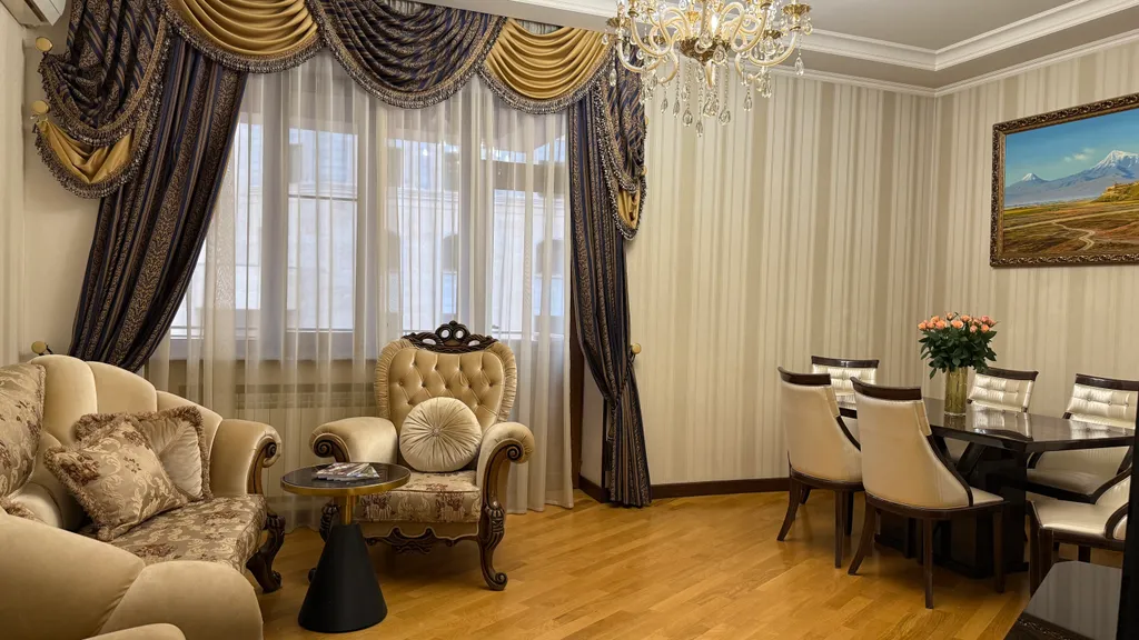 Семейные апартаменты с 2 спальнями и видом на город в центре