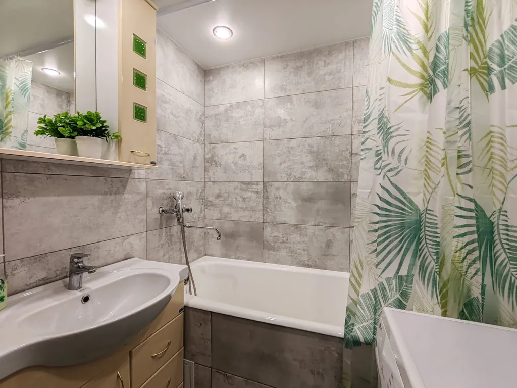 Квартира с видом на парк возле СК Олимпийский