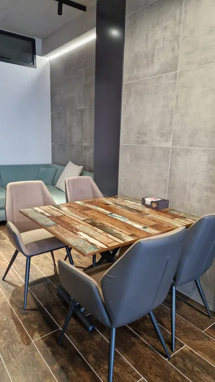 Квартира с дизайнерским ремонтом в стиле лофт