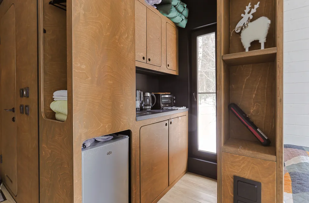 Дом Немо с уличной купелью  в лесу