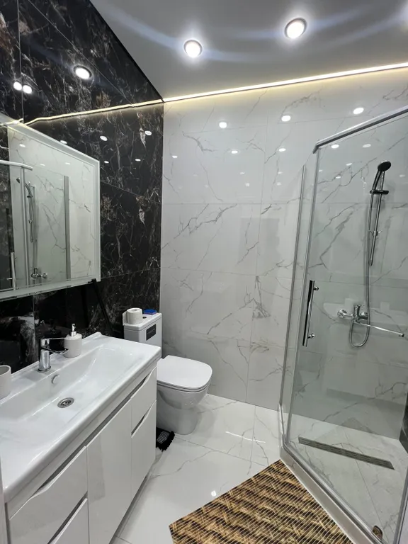 Квартира с личной террасой и видом на море