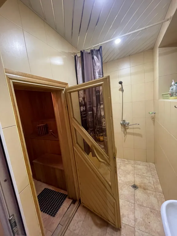 Частный дом на берегу моря с бассейном и сауной