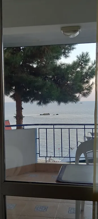 Двухкомнатный номер с видом на море