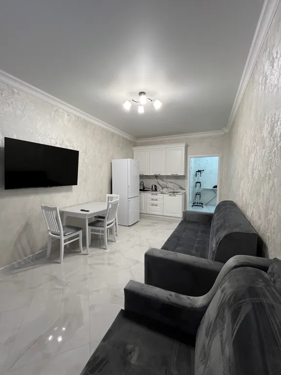 Светлая ,студию со свежим ремонтом и с видом на море