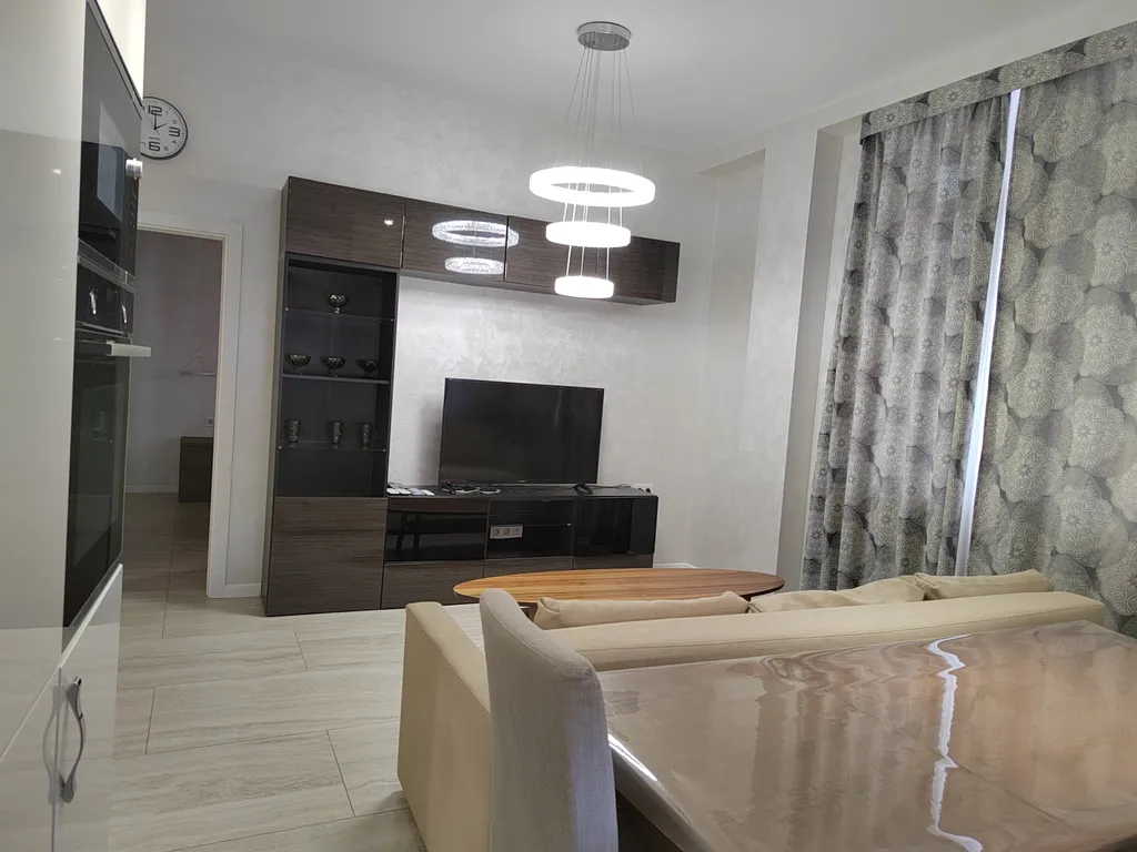 Первая линия моря, двухкомнатная квартира с евро ремонтом