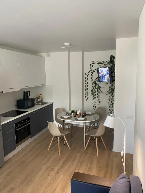 Евро однушка с видом на лес