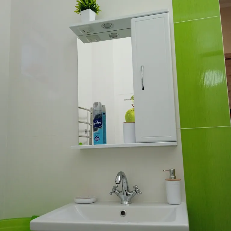 Уютный дом в частном секторе с парковой ваших машин