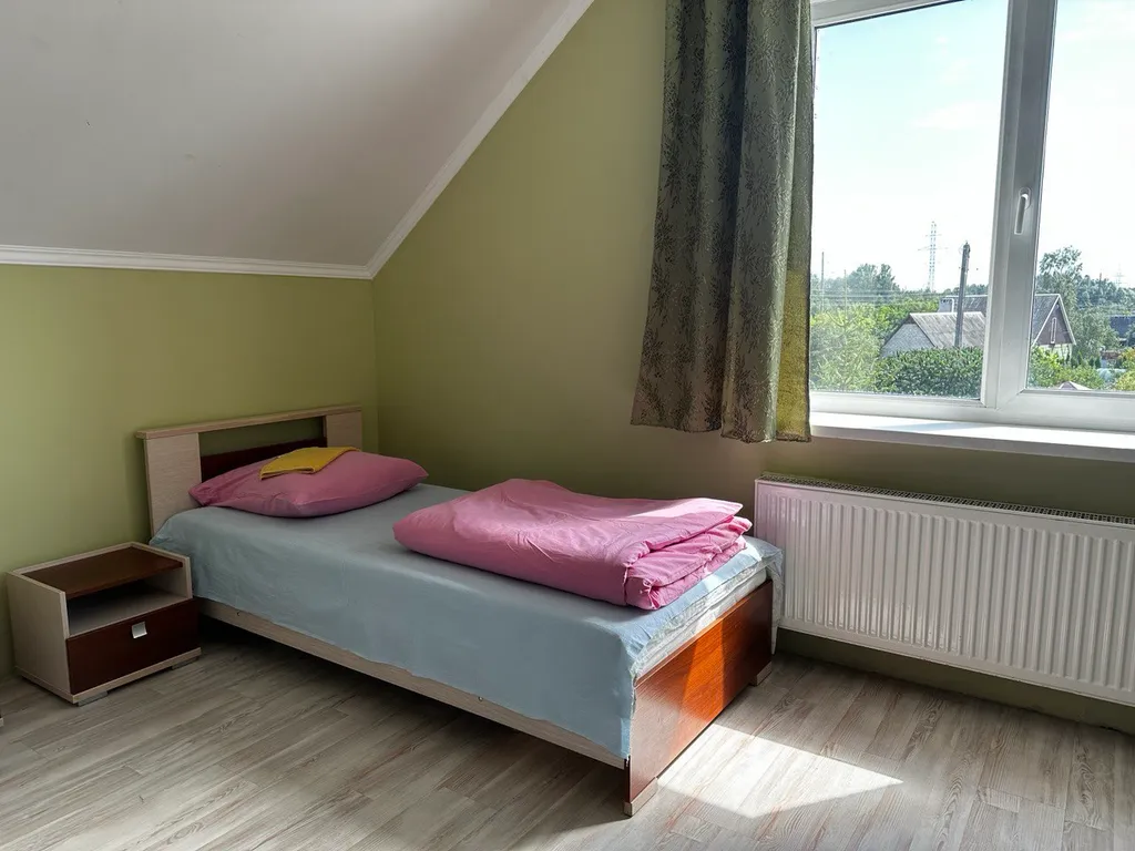 Коттедж 2 этажа в уединенном месте Бреста с парковкой во дворе