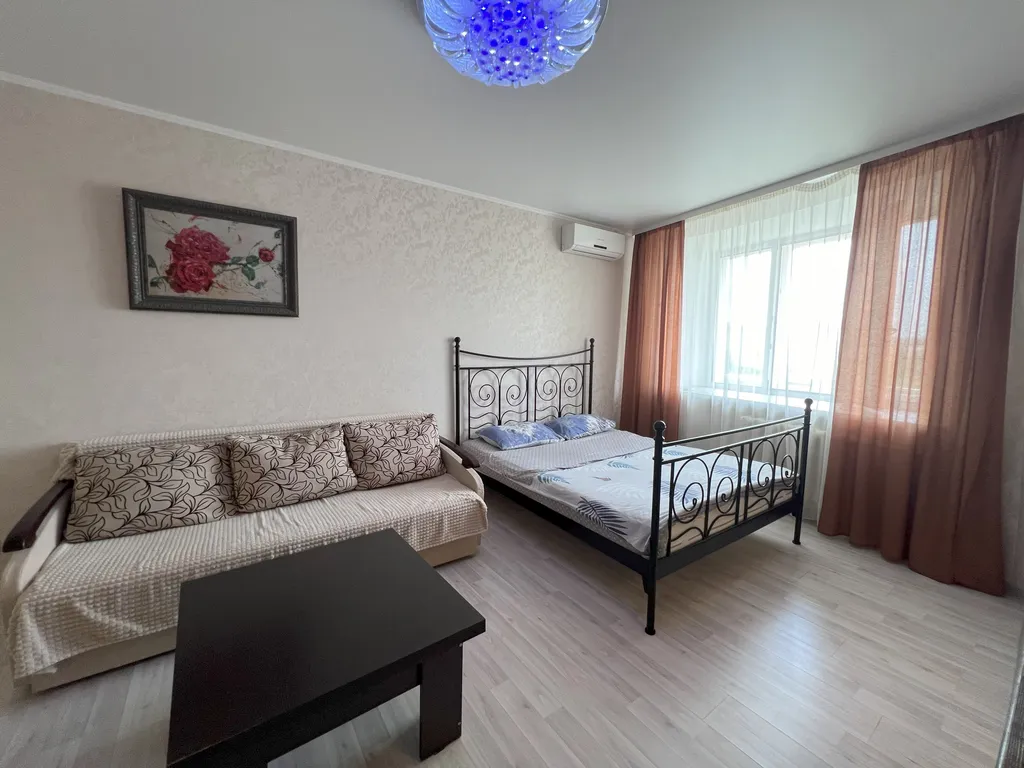 В центре новый дом