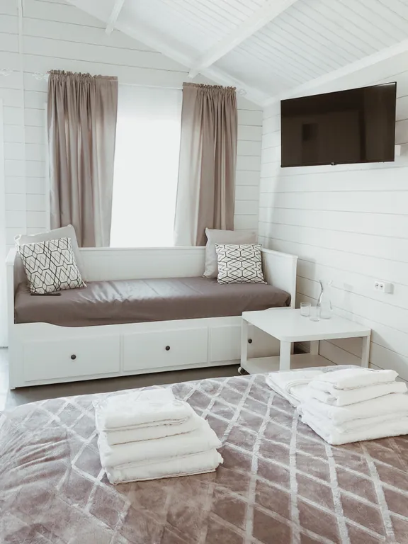 Ваш личный домик у моря с видом на бассейн