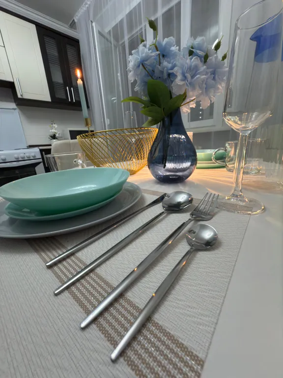 Самый центр города, АбуДаби Плаза, Байтерек, Линейный парк