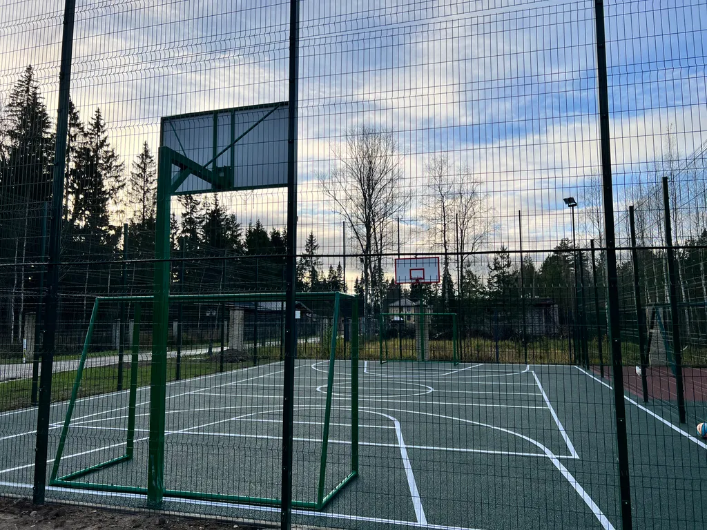 Уютный дом A-Frame в лесу