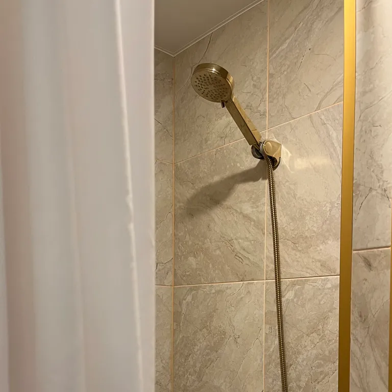 KIVI - уютный двухместный дом с видом на озеро и террасой в Карелии