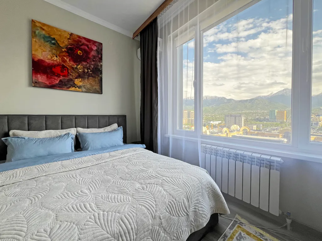 Стильная 2-комнатная квартира с роскошным видом — аренда посуточно в Алматы