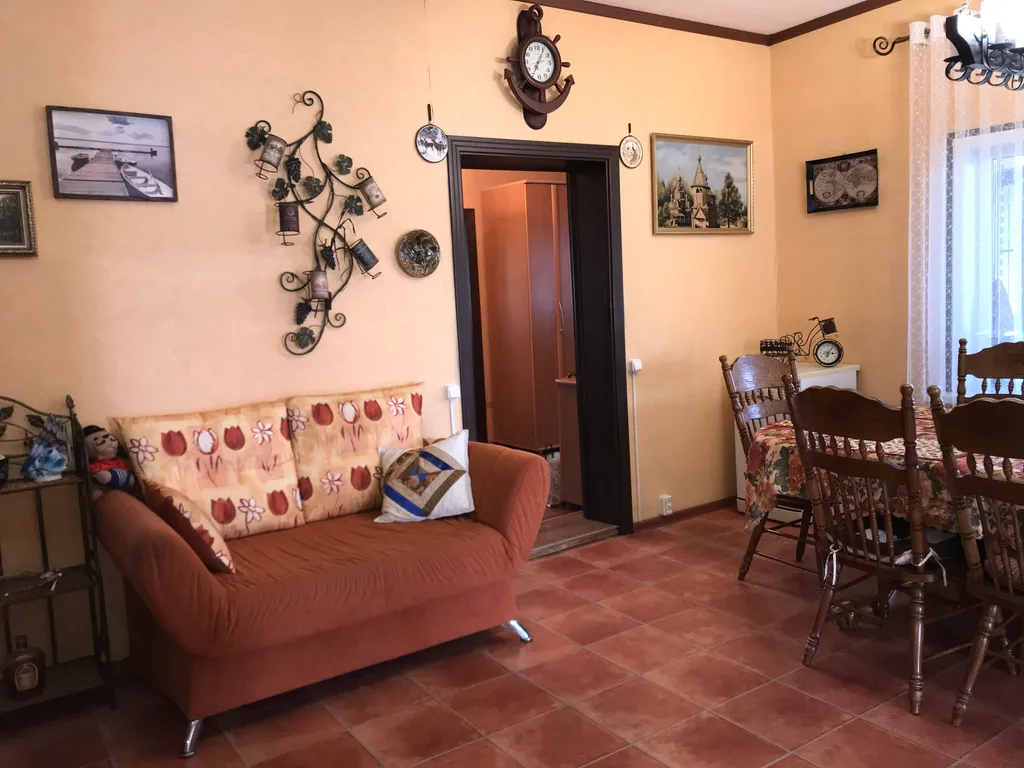 Уютный дом в тихом районе центра города