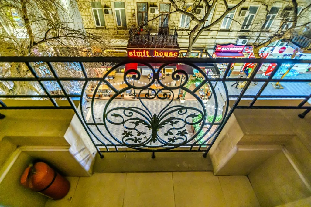 Apartment Arc i̇n the Nizami street