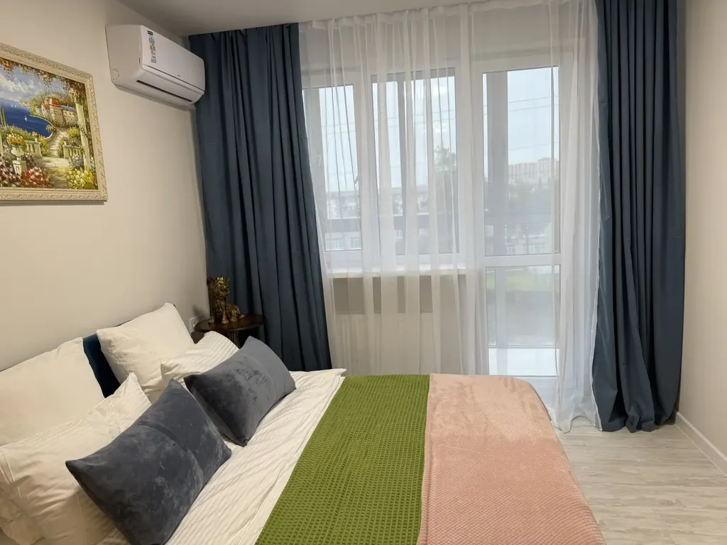 Квартира Двухкомнатная квартира у озера в центре Краснодара — Краснодар