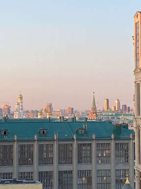 Квартира Уютная трехкомнатная квартира на Охотном ряду. — Москва