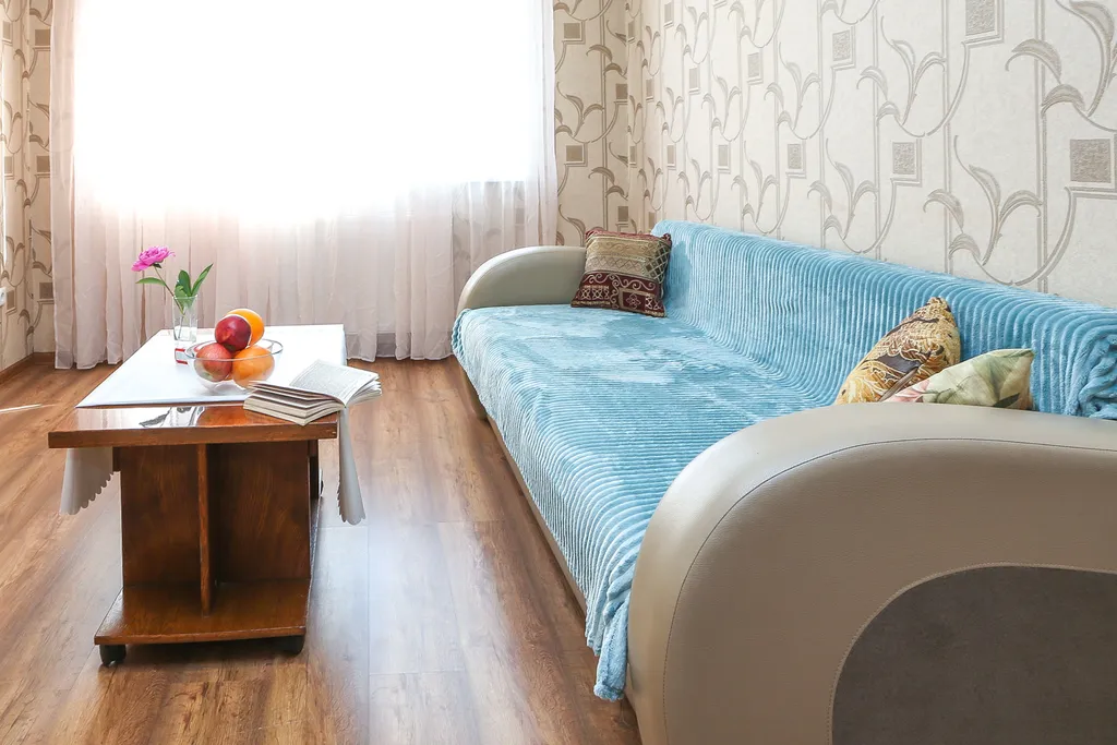 Светлая двухкомнатная квартира в тихом зелёном районе