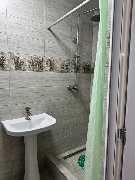 Половина Коттеджа