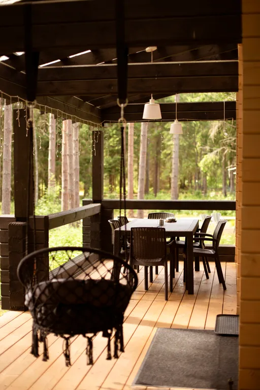 Дом на берегу озера