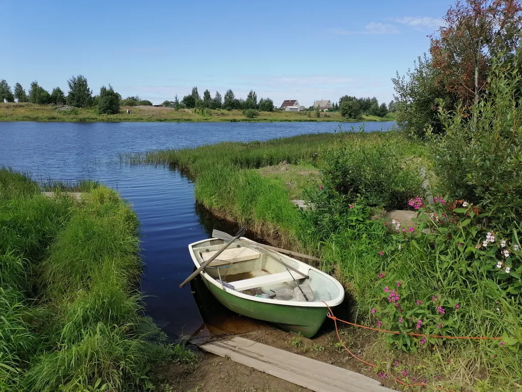 Коттедж Усадьба Ольгино предлагает проживание в новом доме с видом на реку — Лодейное Поле