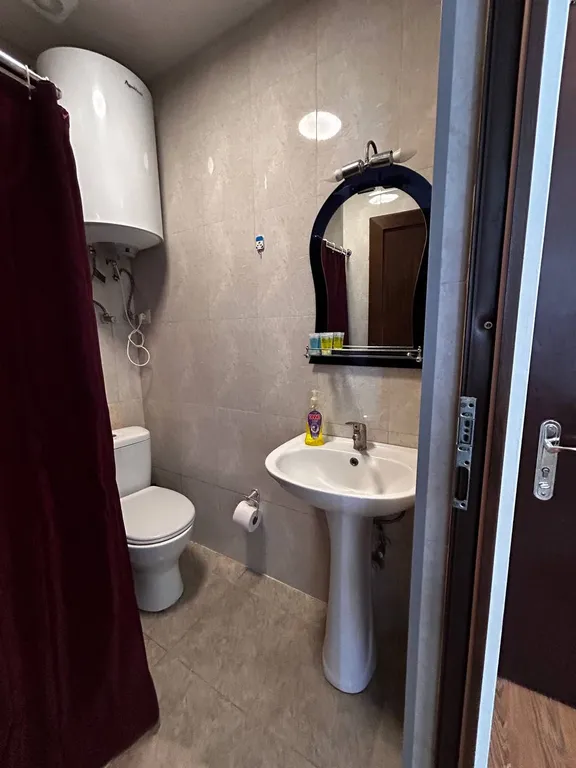 Просторная студия с двумя балконами на море и горы