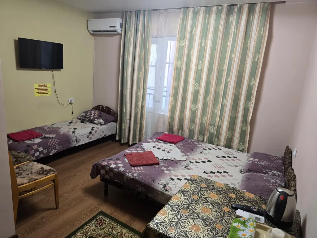 Квартира Квартира Семейное блаженство 3-х местный номер с балконом на 3-м этаже — Лазаревское