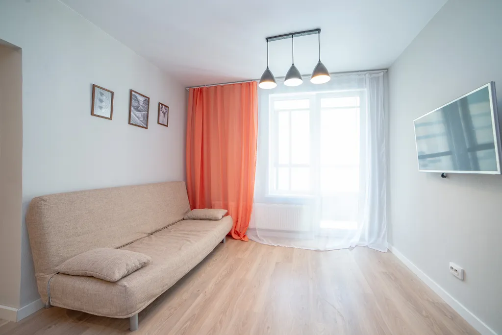 Евродвушка с балконом на Тверитина 41 для 4 гостей