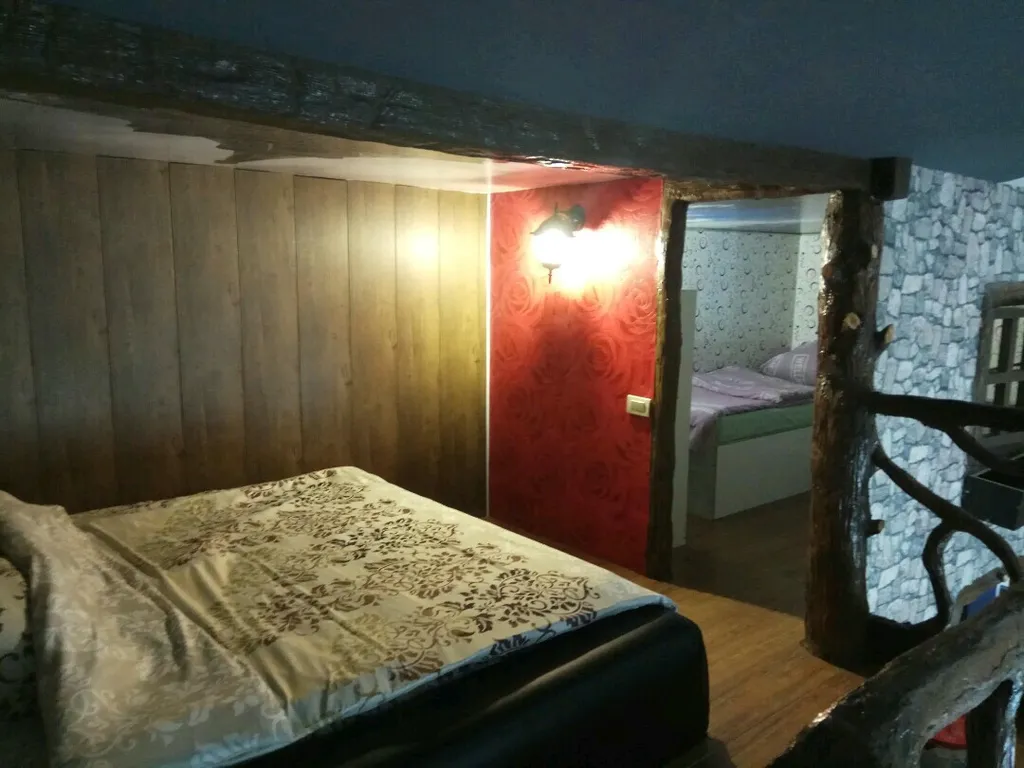 Двухуровневая квартира между двух озер