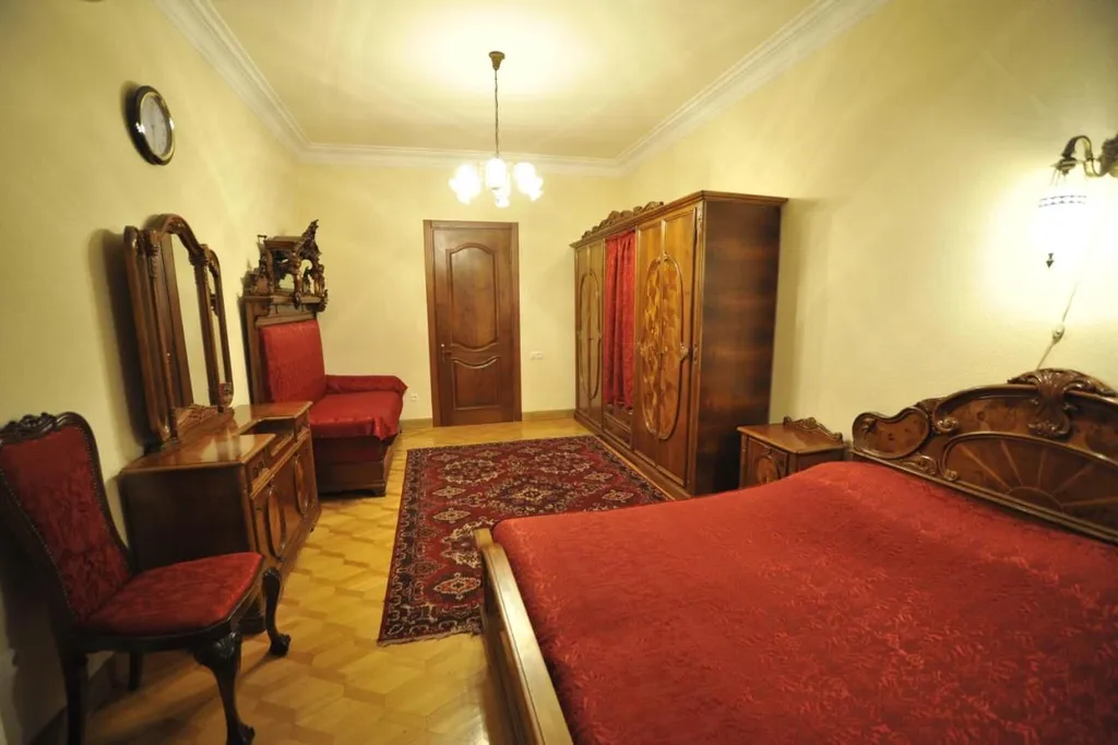 4-комнатная Квартира