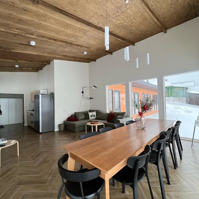 Дом с видом на озеро около горнолыжного комплекса