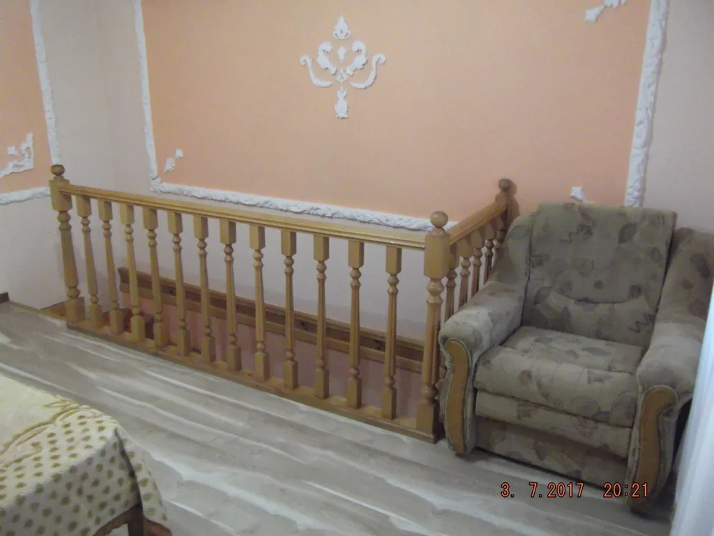 Коттедж Уютный 2-х эт. коттедж с балконом в центре и недалеко от моря — Евпатория