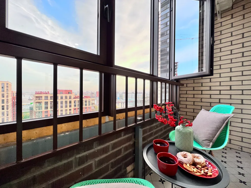 Трешка у аквапарка с панорамным видом на реку