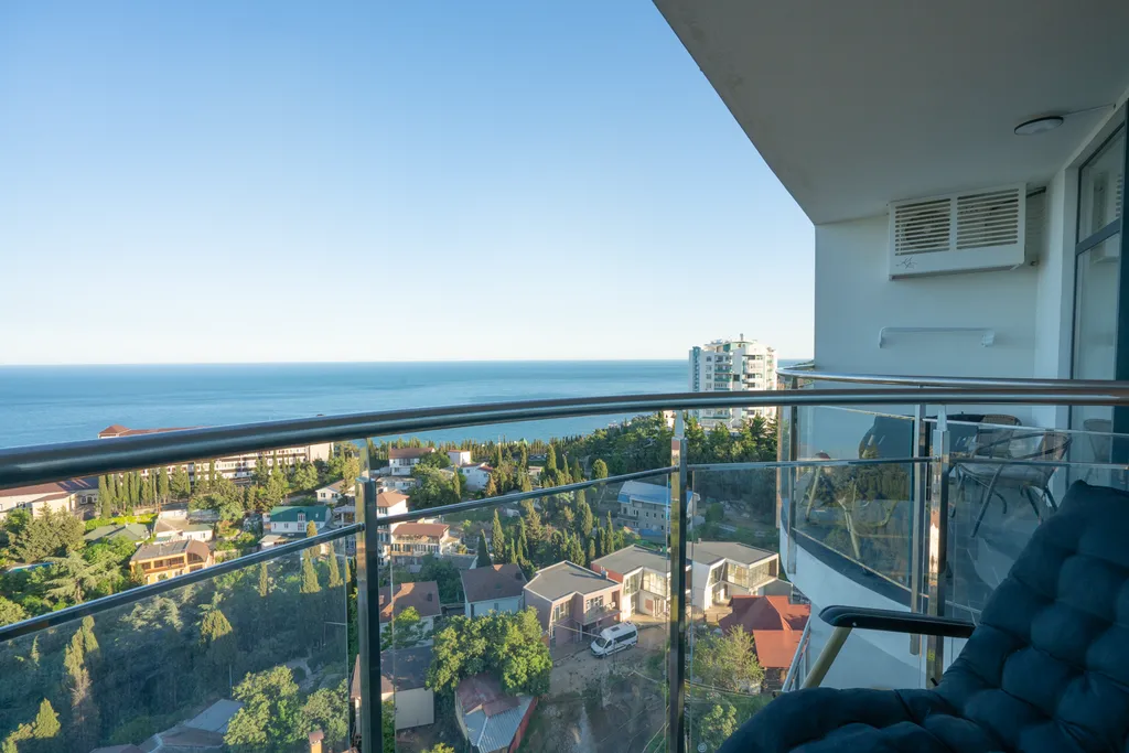 Дизайнерская студия Ls-steel love с видом на море с 13 этажа