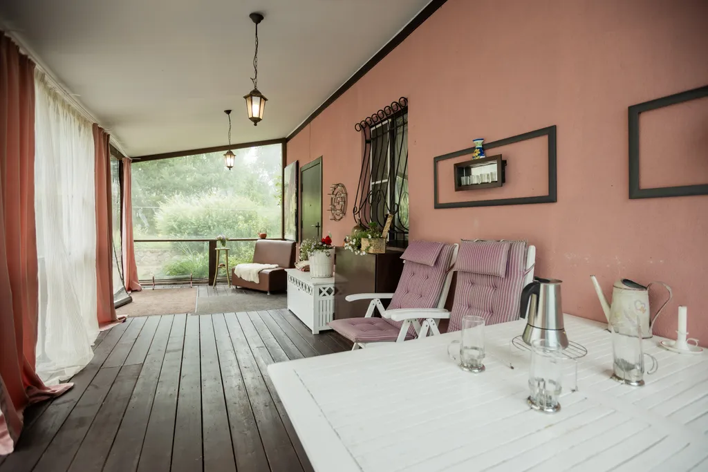 Розовая дача в Грузино