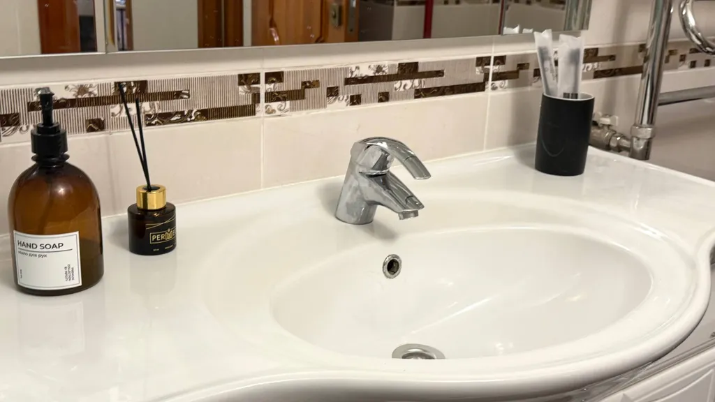 Семейная 2-комнатная квартира с детской кроваткой